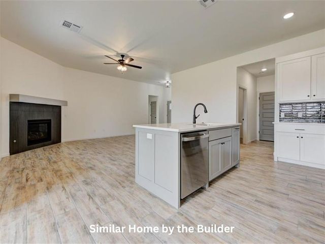 1949 W Crossbow Way, Mustang, OK 73064