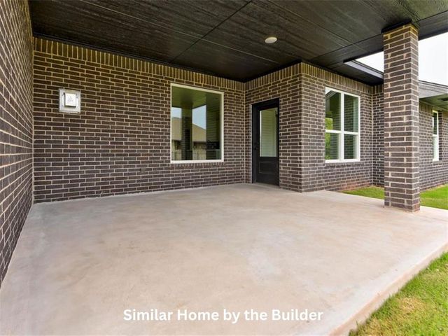 1949 W Crossbow Way, Mustang, OK 73064