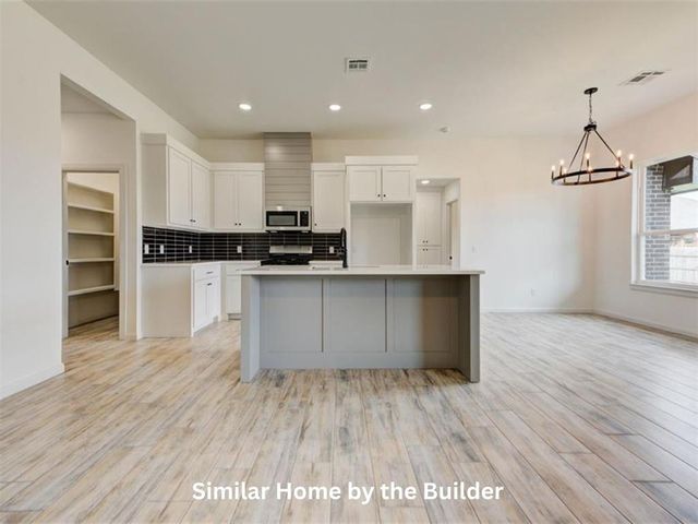 1949 W Crossbow Way, Mustang, OK 73064
