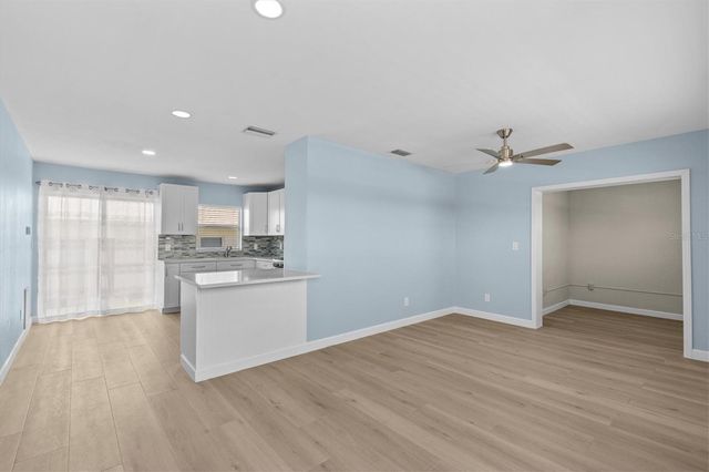 12400 PARK BOULEVARD 210, Seminole, FL 33772