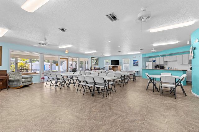 12400 PARK BOULEVARD 210, Seminole, FL 33772