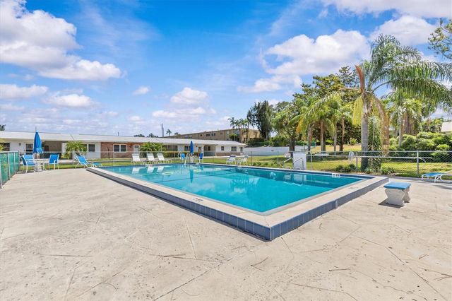 12400 PARK BOULEVARD 210, Seminole, FL 33772