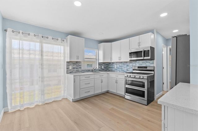 12400 PARK BOULEVARD 210, Seminole, FL 33772