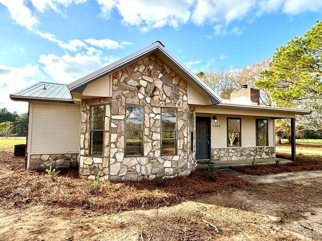 1704 Lafollette Rd, Slocomb, AL 36375