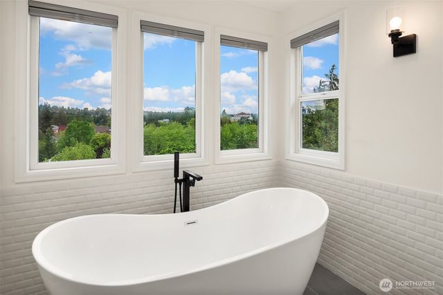 3309 37th Place S, Seattle, WA 98144