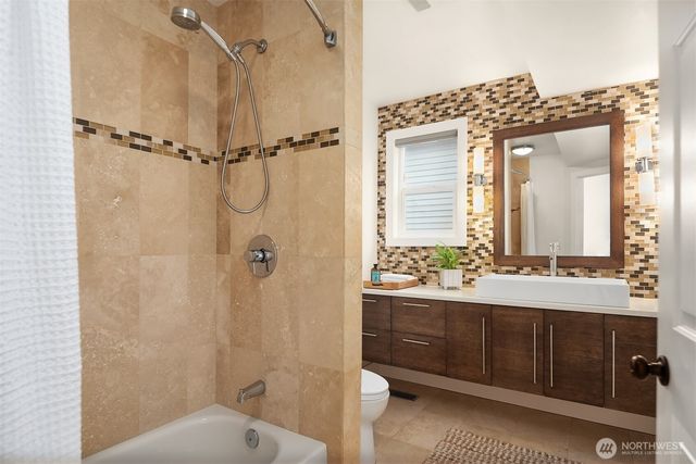 3309 37th Place S, Seattle, WA 98144
