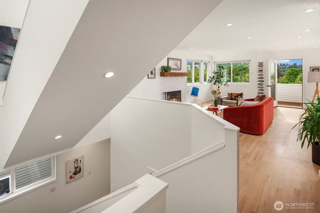 3309 37th Place S, Seattle, WA 98144