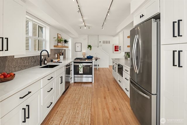 3309 37th Place S, Seattle, WA 98144