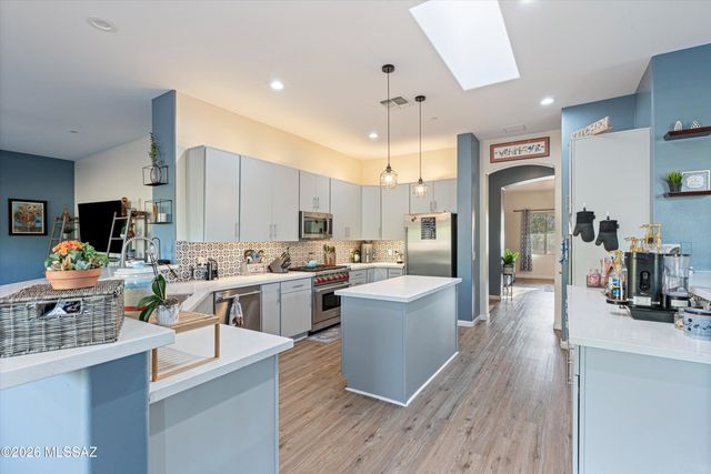 10528 S Coyote Melon Loop, Vail, AZ 85641