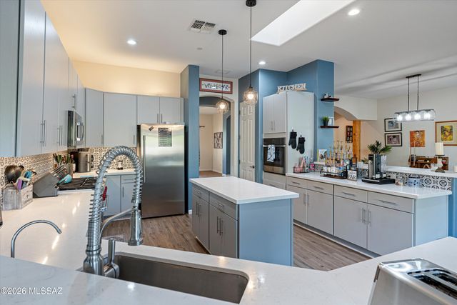 10528 S Coyote Melon Loop, Vail, AZ 85641