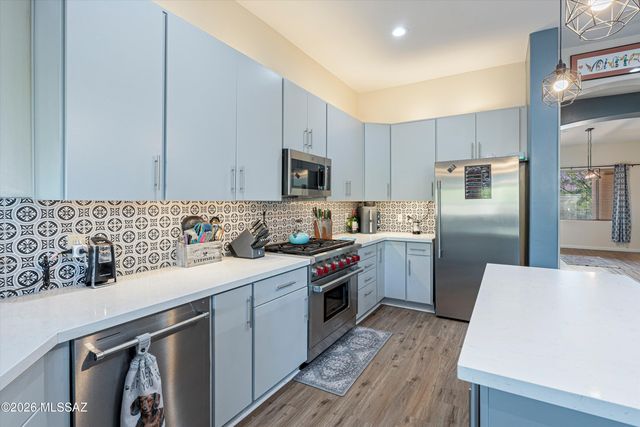 10528 S Coyote Melon Loop, Vail, AZ 85641