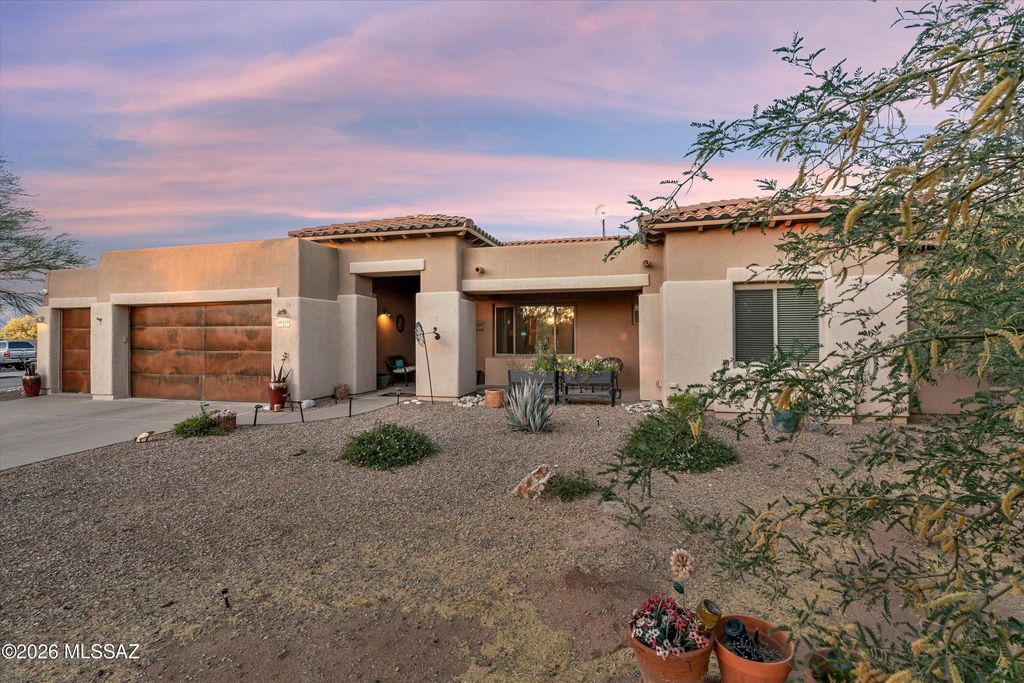 10528 S Coyote Melon Loop, Vail, AZ 85641