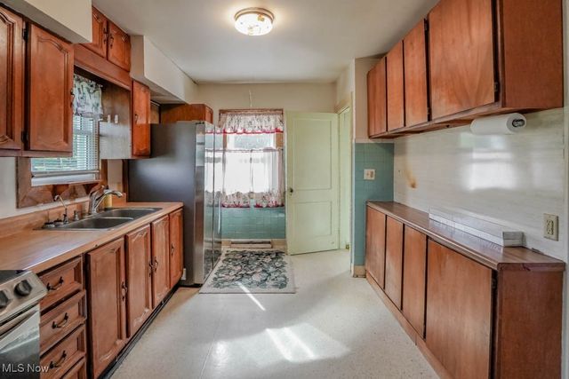 2000 Prairie College Street SW, Canton, OH 44706