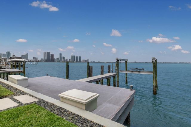 1379 N Venetian Way, Miami, FL 33139