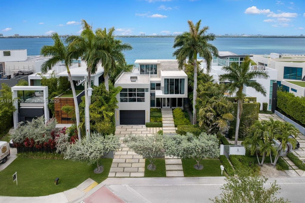 1379 N Venetian Way, Miami, FL 33139
