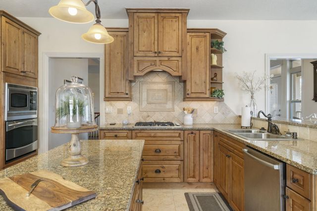 122 Arabian Way, Saddlebrooke, MO 65630