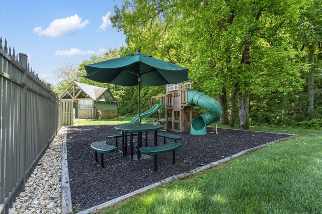 122 Arabian Way, Saddlebrooke, MO 65630