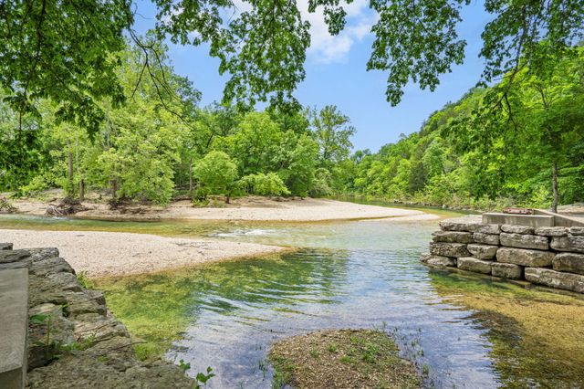 122 Arabian Way, Saddlebrooke, MO 65630