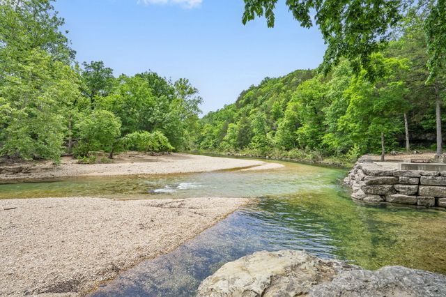 122 Arabian Way, Saddlebrooke, MO 65630