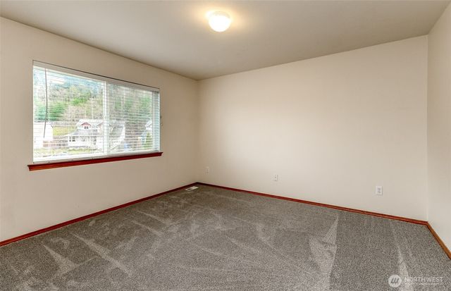 231 Easton Avenue W, Eatonville, WA 98328