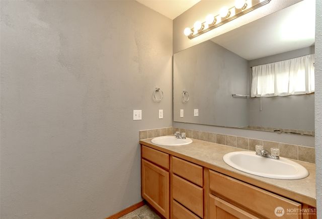 231 Easton Avenue W, Eatonville, WA 98328