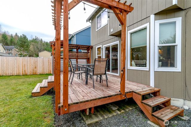 231 Easton Avenue W, Eatonville, WA 98328