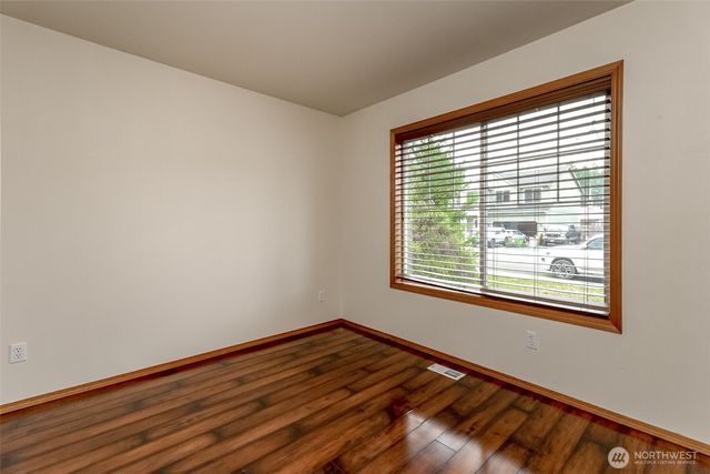 231 Easton Avenue W, Eatonville, WA 98328