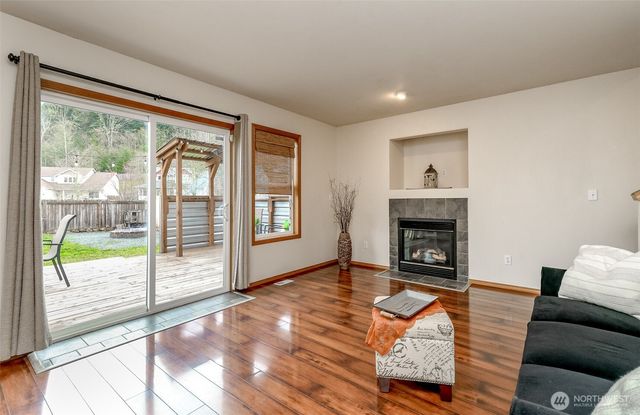 231 Easton Avenue W, Eatonville, WA 98328