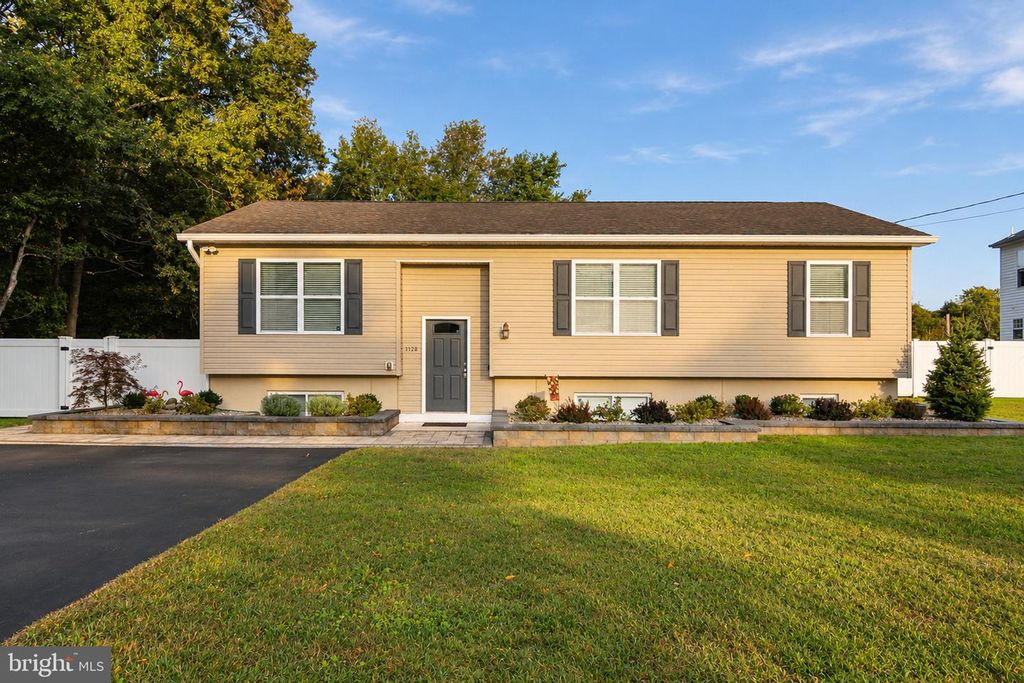1128 S MALLARD RD, Glassboro, NJ 08028