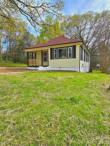 121 Falls Road, Badin, NC 28009