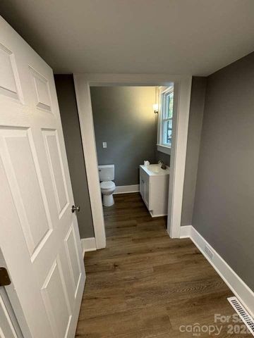 121 Falls Road, Badin, NC 28009