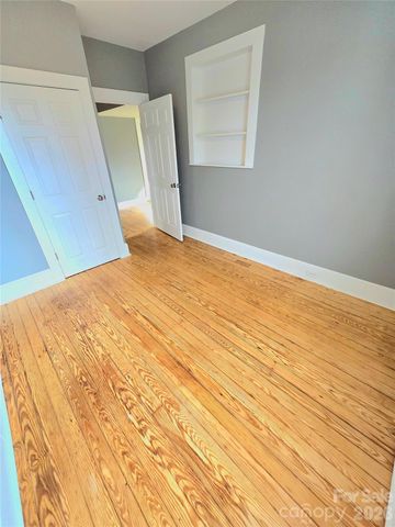 121 Falls Road, Badin, NC 28009