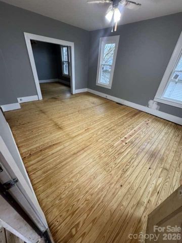 121 Falls Road, Badin, NC 28009