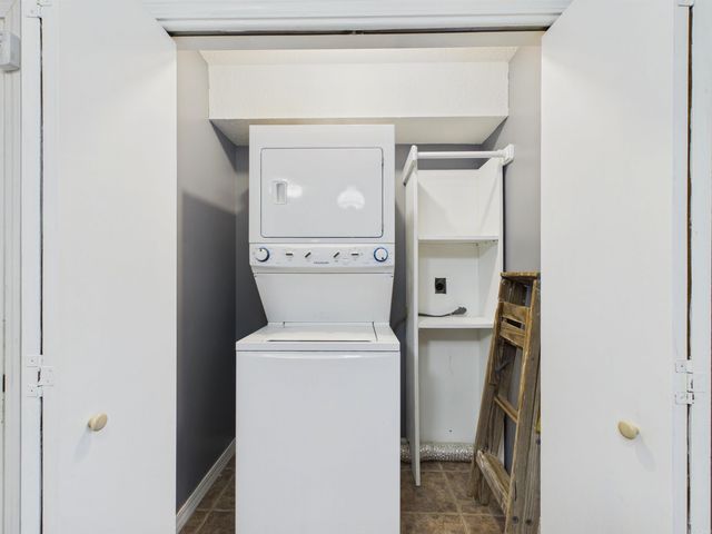 731 E Center, Cave City, AR 72521