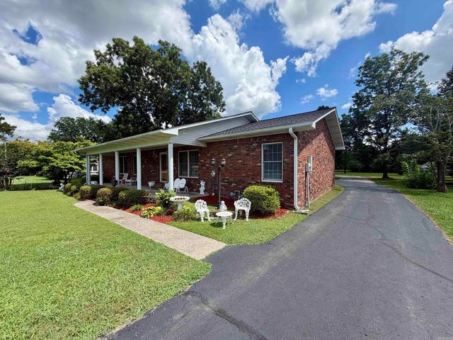 731 E Center, Cave City, AR 72521