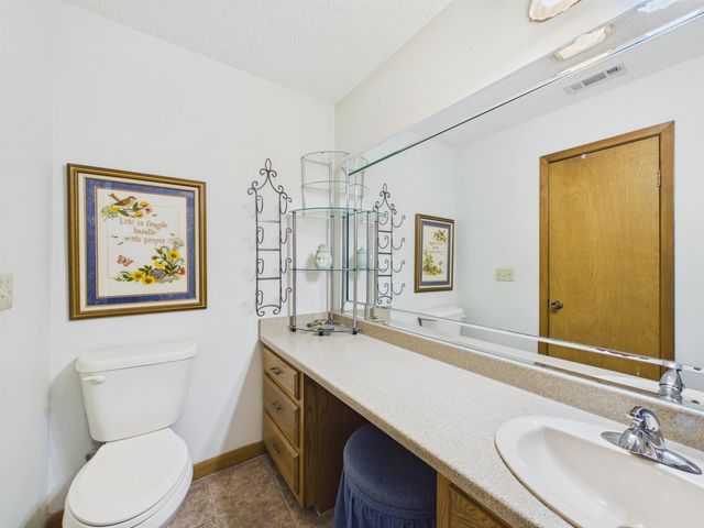731 E Center, Cave City, AR 72521