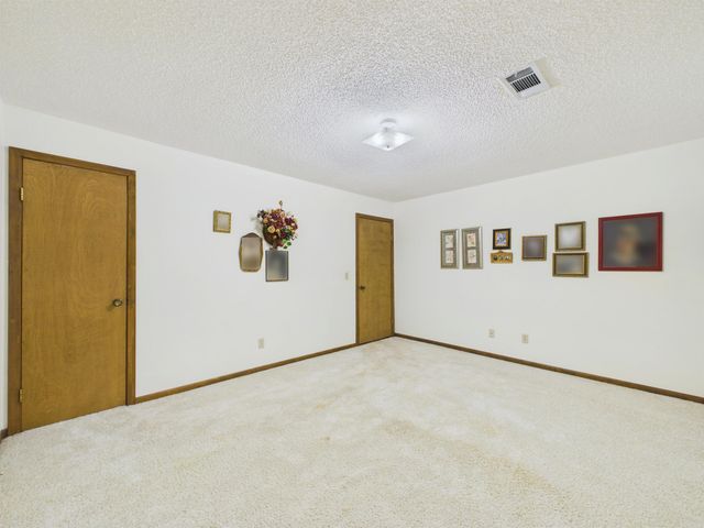 731 E Center, Cave City, AR 72521
