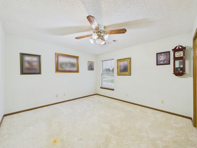 731 E Center, Cave City, AR 72521