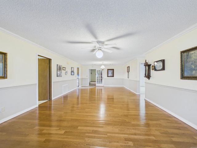 731 E Center, Cave City, AR 72521