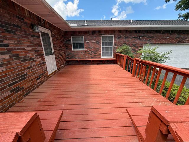 731 E Center, Cave City, AR 72521