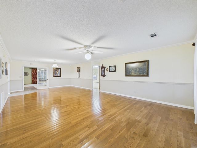 731 E Center, Cave City, AR 72521