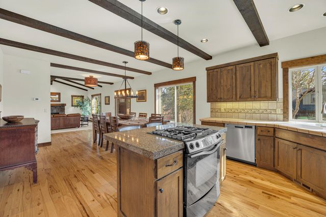 61429 Linton Loop, Bend, OR 97702