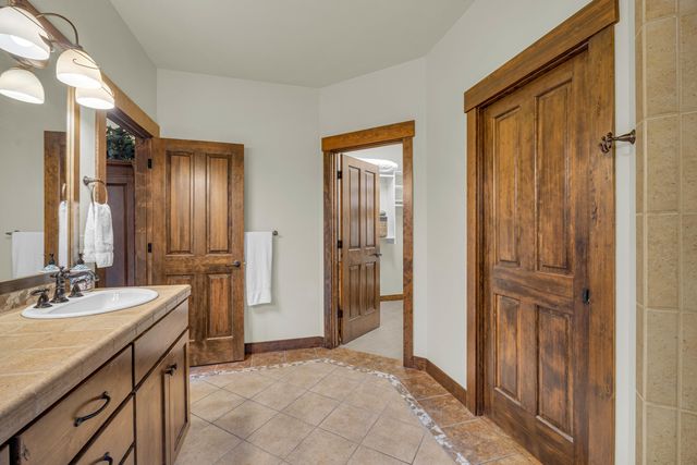 61429 Linton Loop, Bend, OR 97702