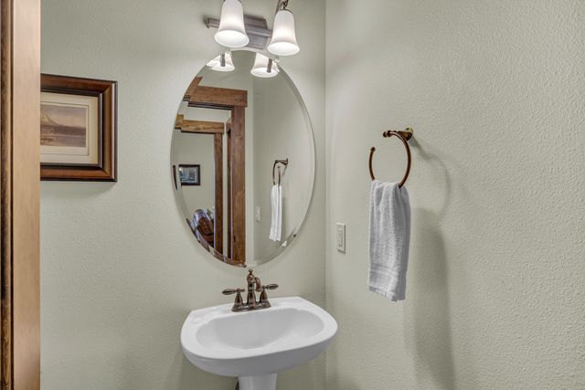 61429 Linton Loop, Bend, OR 97702