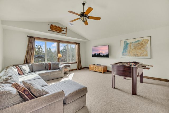 61429 Linton Loop, Bend, OR 97702