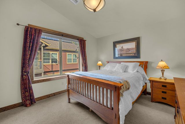 61429 Linton Loop, Bend, OR 97702