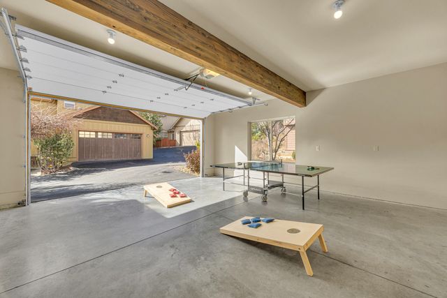 61429 Linton Loop, Bend, OR 97702