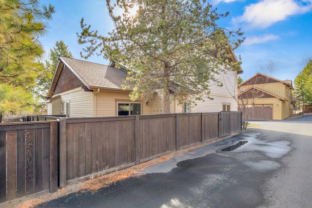 61429 Linton Loop, Bend, OR 97702