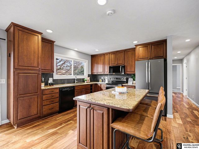 13202 S 33 Street, Bellevue, NE 68123