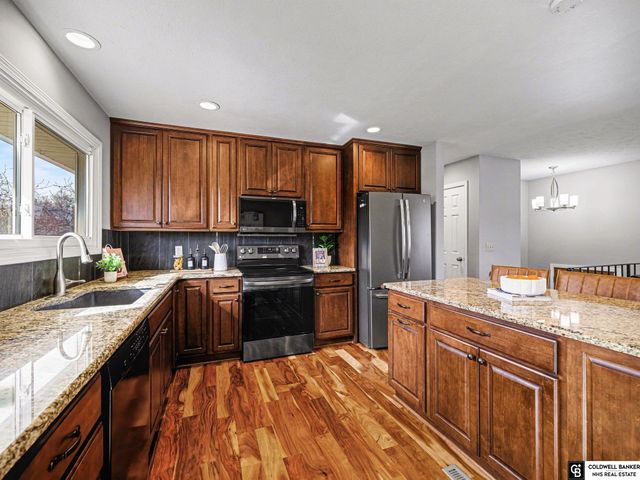 13202 S 33 Street, Bellevue, NE 68123